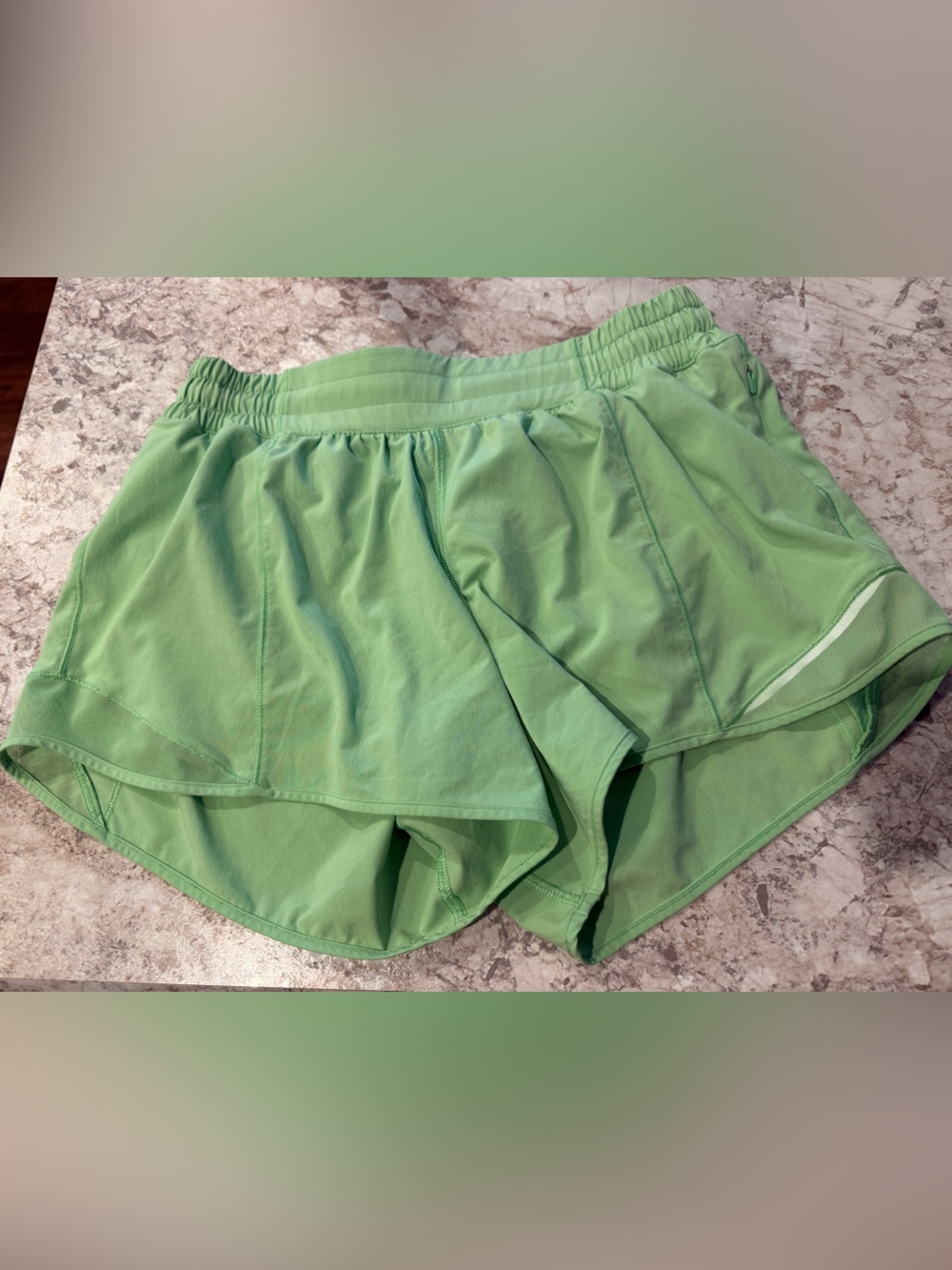 Lululemon Hotty Hot Shorts Green LR 4 inch Size 8